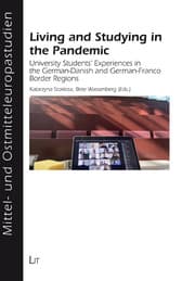 Cover von Living and Studying in the Pandemic