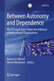 Cover von Between Autonomy and Dependence