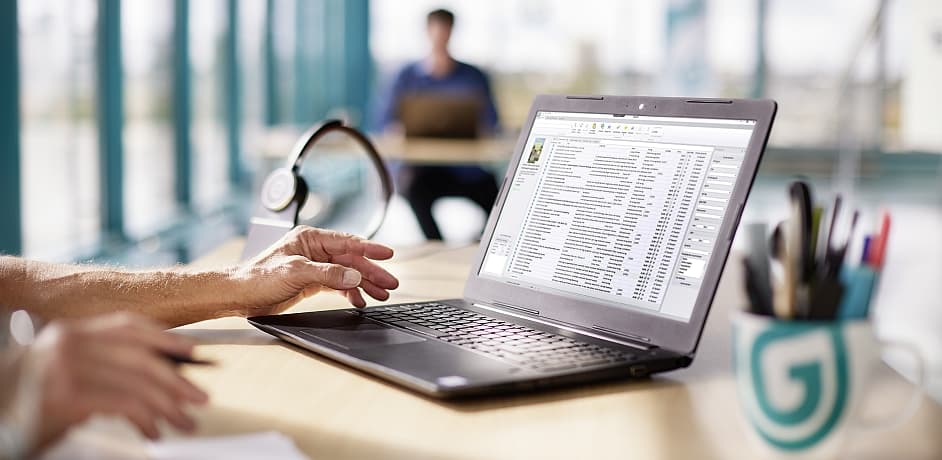 Laptop mit BoNus Start auf dem Screen