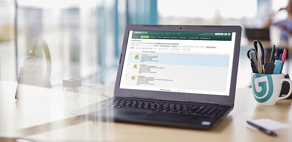 Ein Laptop mit UmbreitLive auf dem Screen